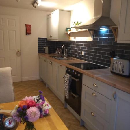 The Eaves, Glastonbury High Street 2 Bed 2 Bathroom Apartment Екстер'єр фото
