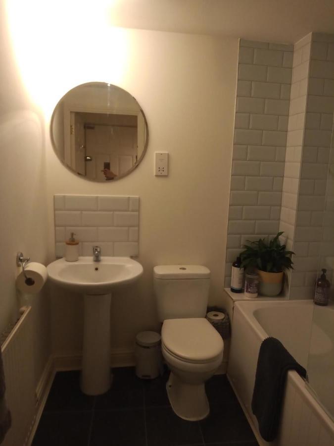 The Eaves, Glastonbury High Street 2 Bed 2 Bathroom Apartment Екстер'єр фото