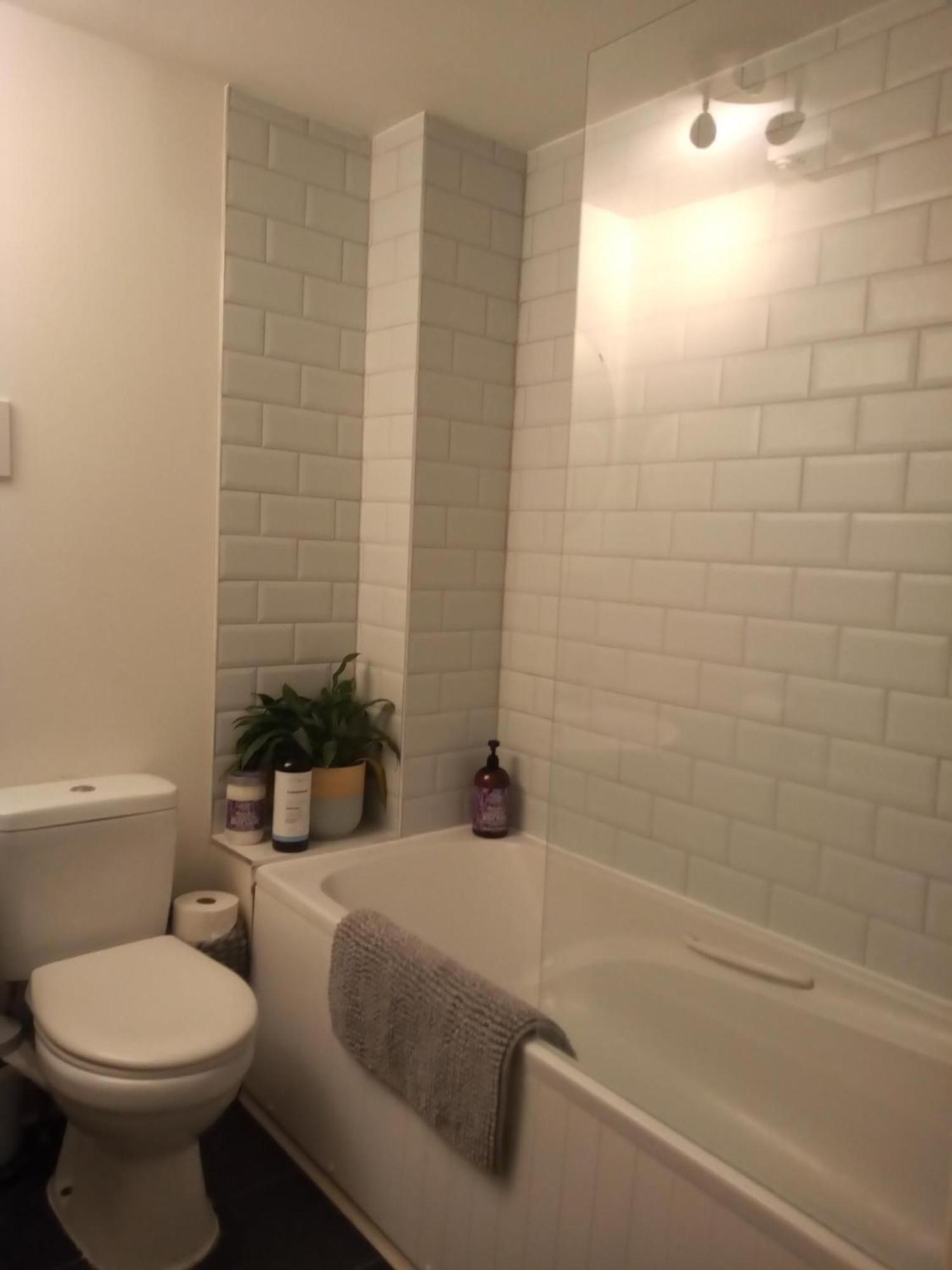 The Eaves, Glastonbury High Street 2 Bed 2 Bathroom Apartment Екстер'єр фото