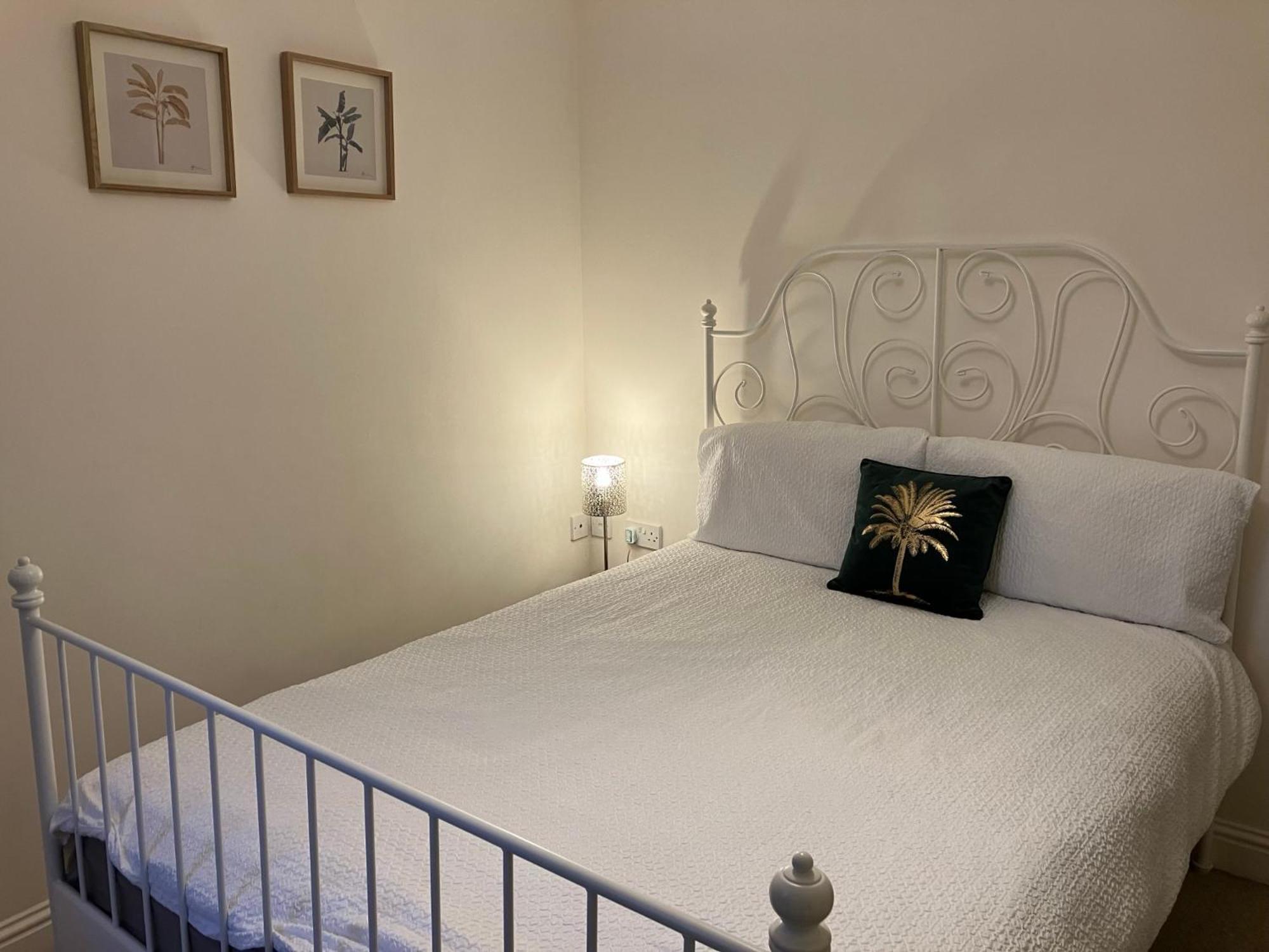 The Eaves, Glastonbury High Street 2 Bed 2 Bathroom Apartment Екстер'єр фото
